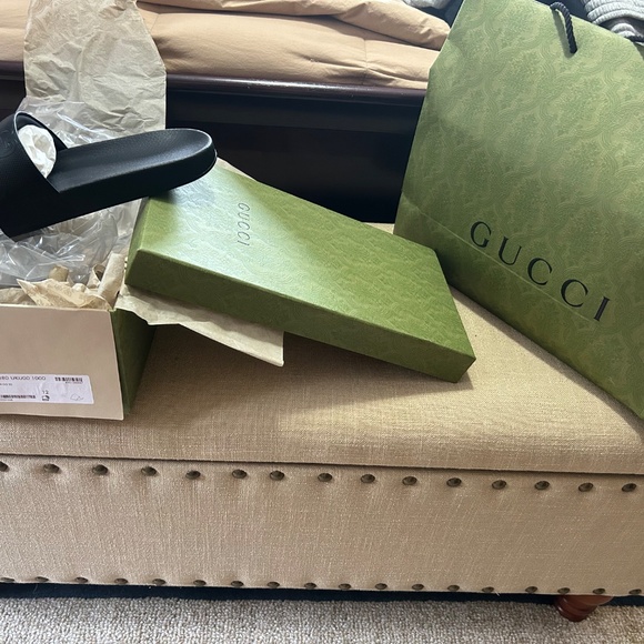 Men’s Gucci slides NWT size 12